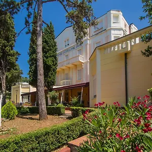 Ruzica- Glavna Zgrada I Depandanse Hotel Crikvenica