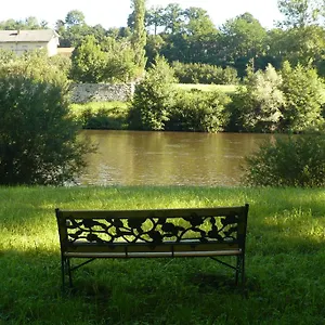https://les-delices-de-lavoute.hotels-rhonealpes.com